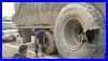 4_Hours_On_The_Road_Helping_The_Driver_Change_A_Tire_That_Blew_Out_Along_The_Road_01_ugn