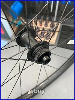 Bontrager Paradigm Comp 25 TLR Disc Road Wheelset (Pair) With Tyres & Tubes