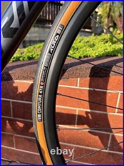 Pair of 700 x 25 Tubeless Road Tyre Tufo Comtura 4 TR Tanwall