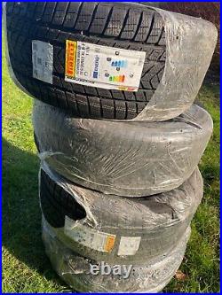 Pirelli scorpian winter tyres 315/35/R21 XL run flats. The price is per tyre Pirelli scorpian winter tyres 315/35/R21 XL run flats. The price is per tyre